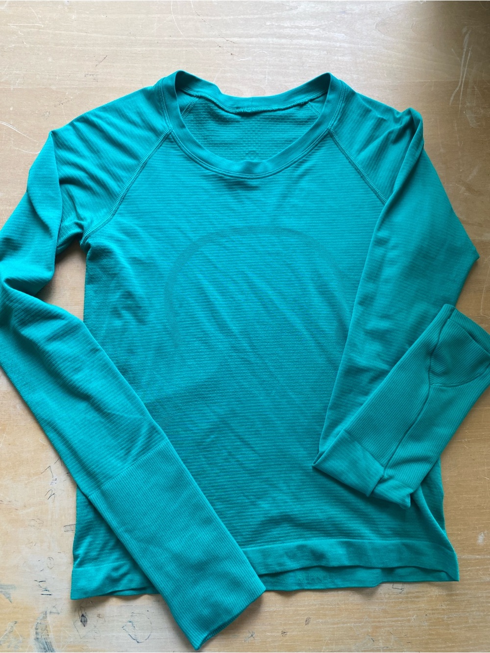 Swiftly Tech Long-Sleeve Shirt 2.0
Waist Length size small Green
